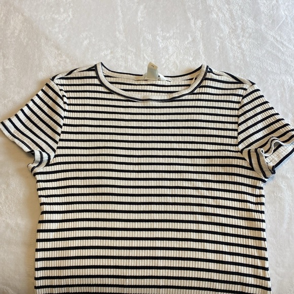 H&M Motherhood Two striped maternity dresses, both size medium - Picture 3 of 7